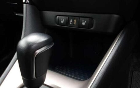 Toyota Yaris, 2021 год, 1 170 000 рублей, 10 фотография