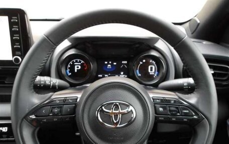 Toyota Yaris, 2021 год, 1 170 000 рублей, 13 фотография