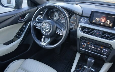 Mazda 6, 2017 год, 2 295 000 рублей, 10 фотография