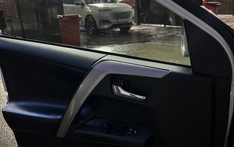 Toyota RAV4, 2018 год, 2 900 000 рублей, 6 фотография