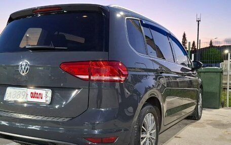 Volkswagen Touran III, 2018 год, 1 610 000 рублей, 5 фотография