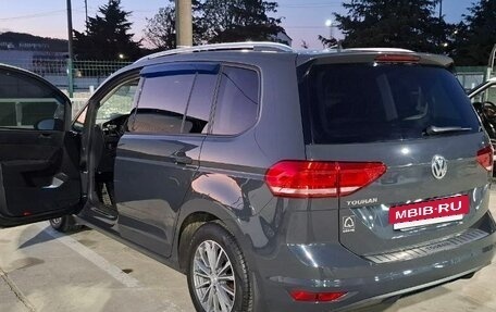 Volkswagen Touran III, 2018 год, 1 610 000 рублей, 6 фотография