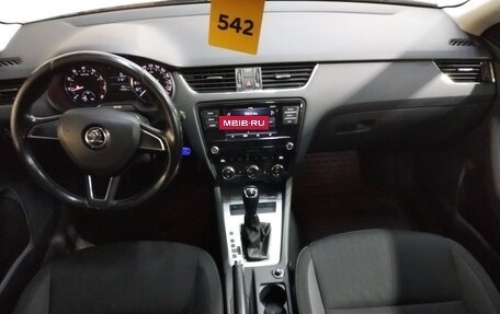 Skoda Octavia, 2017 год, 1 550 000 рублей, 8 фотография