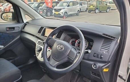 Toyota ISis I, 2014 год, 1 157 000 рублей, 11 фотография