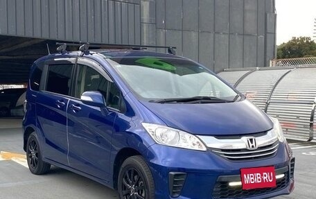 Honda Freed I, 2016 год, 900 000 рублей, 3 фотография