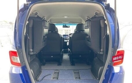 Honda Freed I, 2016 год, 900 000 рублей, 20 фотография