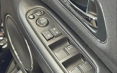 Honda Vezel, 2021 год, 1 650 000 рублей, 8 фотография