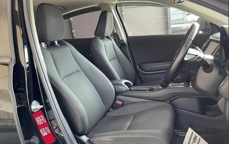 Honda Vezel, 2021 год, 1 650 000 рублей, 6 фотография