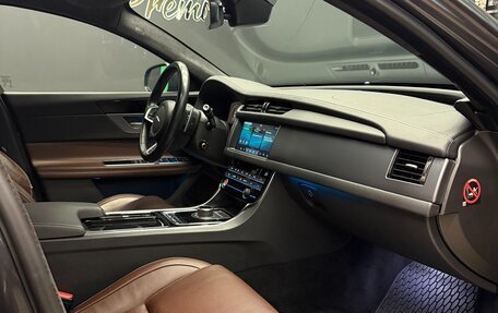 Jaguar XF II, 2019 год, 2 950 000 рублей, 10 фотография