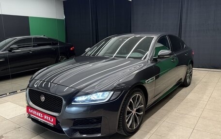 Jaguar XF II, 2019 год, 2 950 000 рублей, 3 фотография