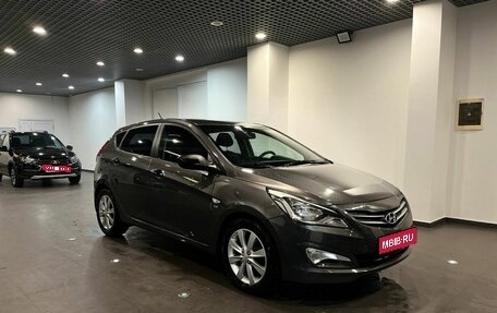 Hyundai Solaris II рестайлинг, 2015 год, 965 000 рублей, 1 фотография
