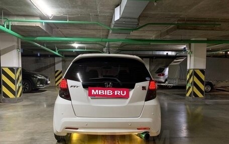 Honda Fit III, 2013 год, 850 000 рублей, 7 фотография