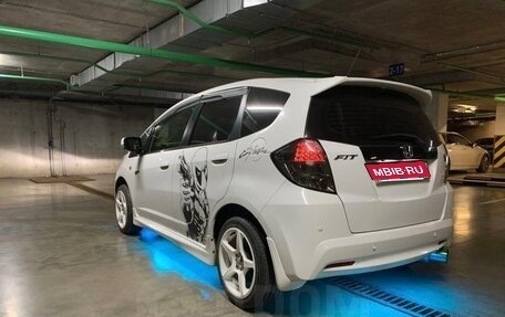 Honda Fit III, 2013 год, 850 000 рублей, 2 фотография