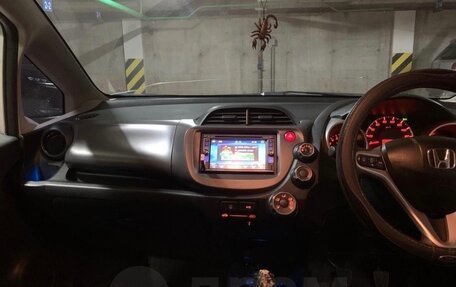 Honda Fit III, 2013 год, 850 000 рублей, 11 фотография