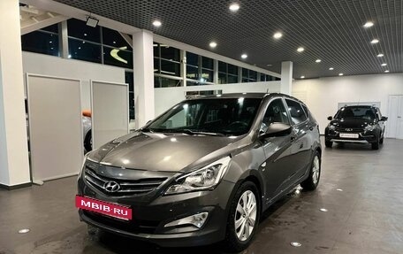 Hyundai Solaris II рестайлинг, 2015 год, 965 000 рублей, 7 фотография