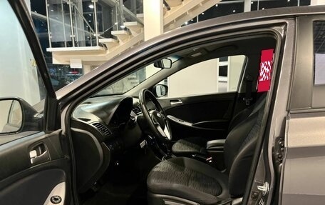 Hyundai Solaris II рестайлинг, 2015 год, 965 000 рублей, 16 фотография