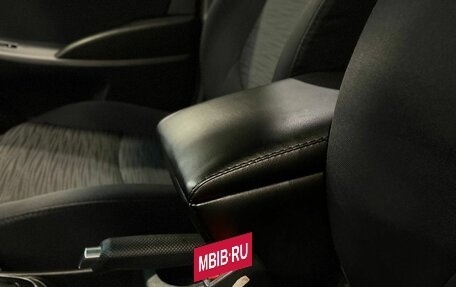 Hyundai Solaris II рестайлинг, 2015 год, 965 000 рублей, 30 фотография