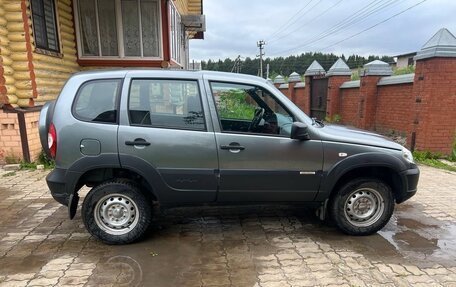 Chevrolet Niva I рестайлинг, 2017 год, 625 000 рублей, 5 фотография