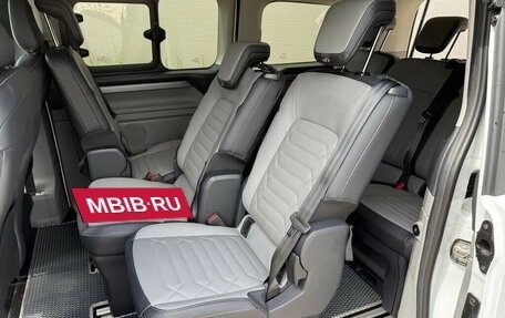 Ford Tourneo Custom, 2023 год, 4 500 000 рублей, 14 фотография