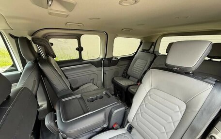 Ford Tourneo Custom, 2023 год, 4 500 000 рублей, 15 фотография