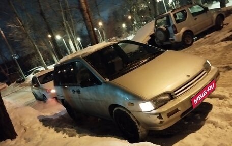 Nissan Prairie III, 1989 год, 220 000 рублей, 1 фотография