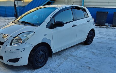 Toyota Yaris III рестайлинг, 2008 год, 550 000 рублей, 1 фотография