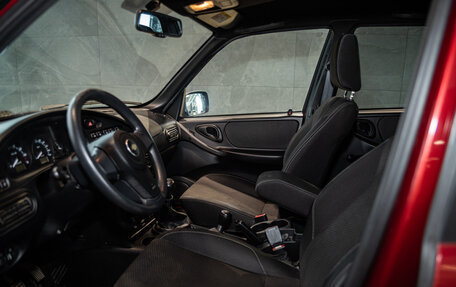 Chevrolet Niva I рестайлинг, 2017 год, 724 000 рублей, 12 фотография