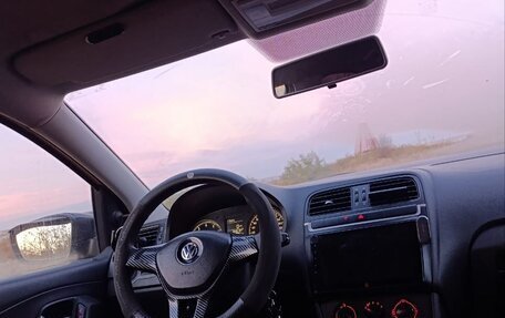 Volkswagen Polo VI (EU Market), 2018 год, 550 000 рублей, 2 фотография