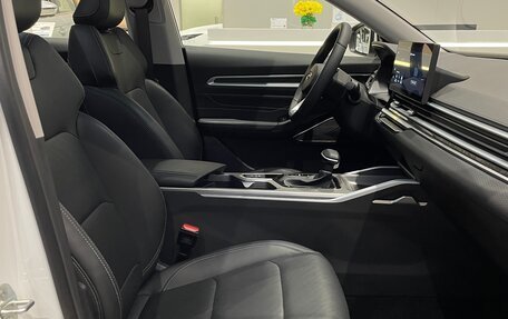 Geely Emgrand, 2024 год, 2 399 000 рублей, 12 фотография