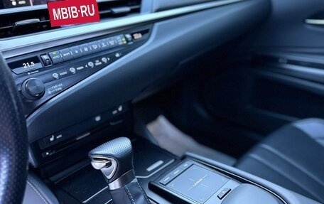 Lexus ES VII, 2020 год, 4 150 000 рублей, 31 фотография