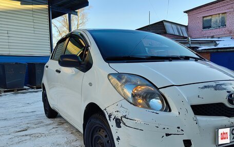 Toyota Yaris III рестайлинг, 2008 год, 550 000 рублей, 3 фотография