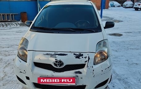 Toyota Yaris III рестайлинг, 2008 год, 550 000 рублей, 2 фотография