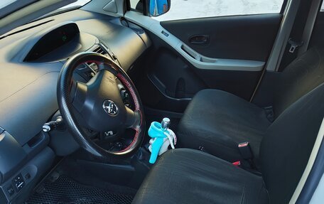 Toyota Yaris III рестайлинг, 2008 год, 550 000 рублей, 11 фотография