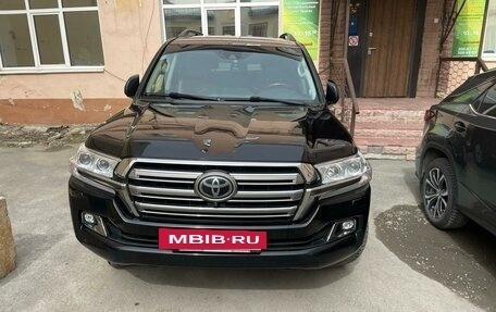 Toyota Land Cruiser 200, 2018 год, 5 200 000 рублей, 4 фотография