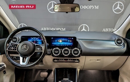 Mercedes-Benz GLA, 2020 год, 2 600 000 рублей, 13 фотография