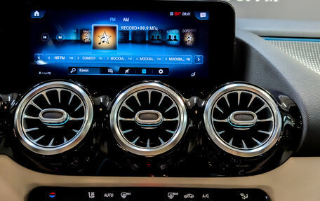 Mercedes-Benz GLA, 2020 год, 2 600 000 рублей, 14 фотография