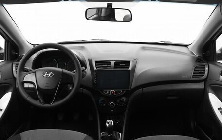 Hyundai Solaris II рестайлинг, 2013 год, 630 000 рублей, 6 фотография