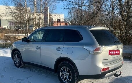 Mitsubishi Outlander III рестайлинг 3, 2014 год, 1 200 000 рублей, 6 фотография