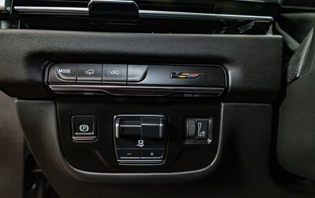 Cadillac Escalade V, 2025 год, 25 329 740 рублей, 15 фотография