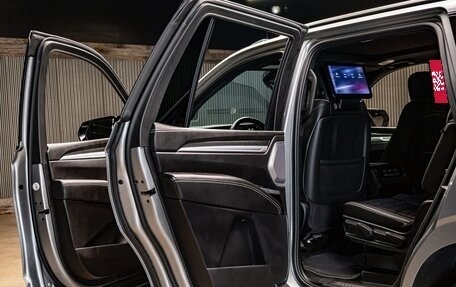 Cadillac Escalade V, 2025 год, 25 329 740 рублей, 22 фотография