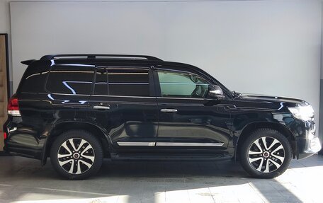 Toyota Land Cruiser 200, 2019 год, 6 700 000 рублей, 4 фотография