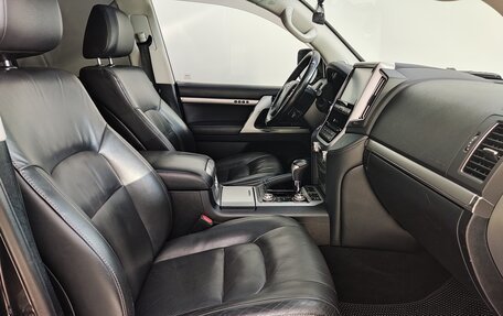 Toyota Land Cruiser 200, 2019 год, 6 700 000 рублей, 16 фотография