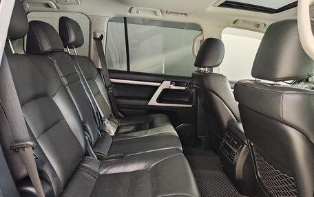 Toyota Land Cruiser 200, 2019 год, 6 700 000 рублей, 17 фотография