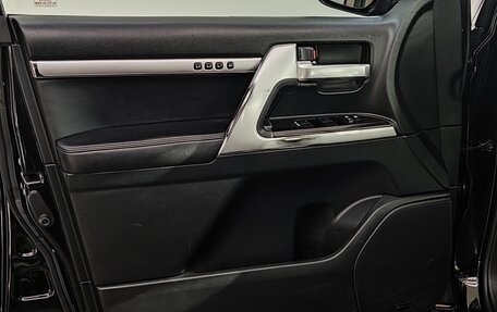 Toyota Land Cruiser 200, 2019 год, 6 700 000 рублей, 18 фотография