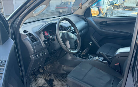 Isuzu D-Max II, 2017 год, 1 200 000 рублей, 11 фотография