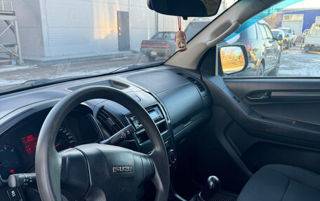 Isuzu D-Max II, 2017 год, 1 200 000 рублей, 12 фотография