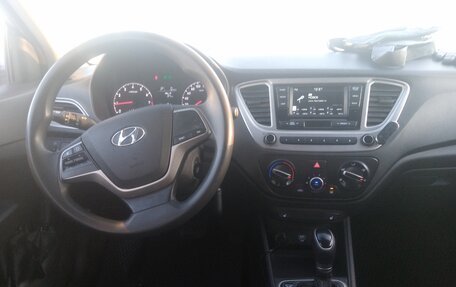 Hyundai Solaris II рестайлинг, 2019 год, 870 000 рублей, 4 фотография