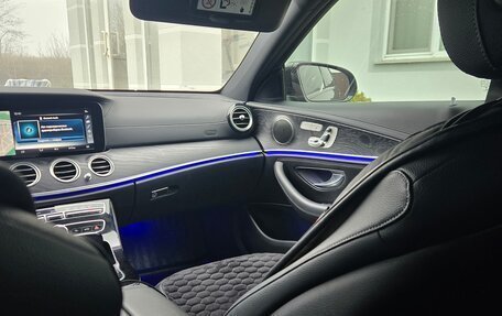 Mercedes-Benz E-Класс, 2017 год, 3 450 000 рублей, 7 фотография