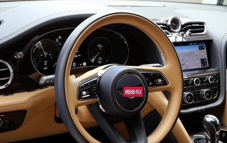 Bentley Bentayga I, 2023 год, 19 750 600 рублей, 13 фотография