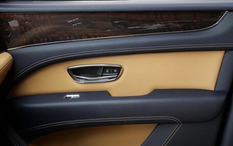 Bentley Bentayga I, 2023 год, 19 750 600 рублей, 15 фотография